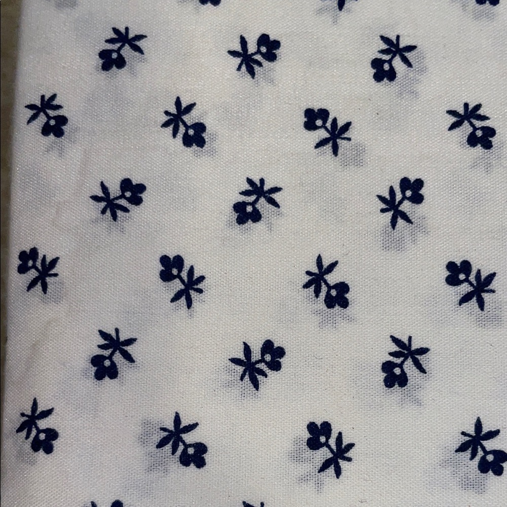 Tommy Hilfiger Full Sheet Set with Navy Pattern - Picture 5 of 6